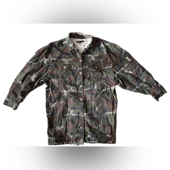 Fiore Jackets & Blazers - Fiore Women’s camouflage denim distressed jacket
M/L NWOT